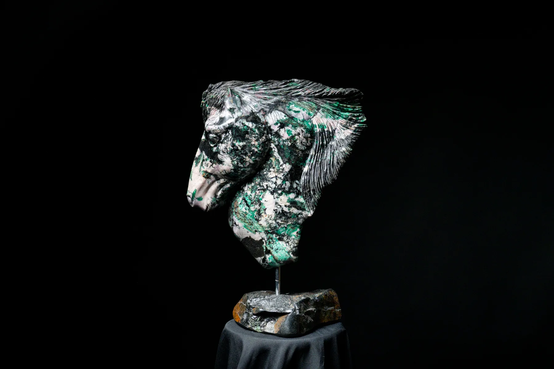 Full sculpture on its base