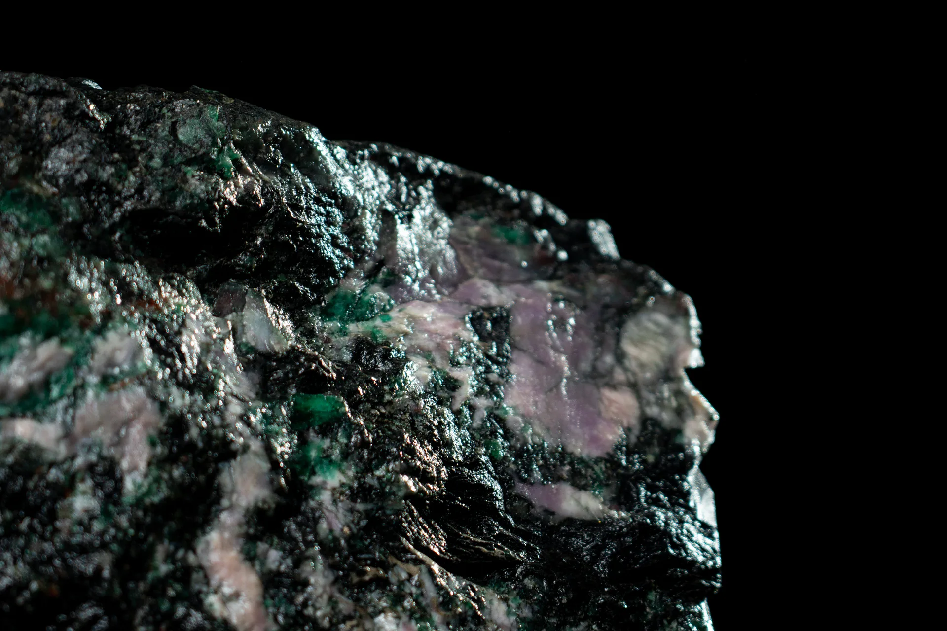 Macro of emerald matrix